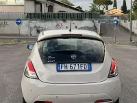 Usata Lancia Ypsilon Platinum 69 CV (50 kW) 2017 Giallo Utilitaria