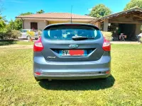 Usata Ford Focus Individual 116 CV (85 kW) 2014 Blu Berlina