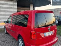 Usata VW Caddy Maxi Highline 110 CV (80 kW) 2020 Rosso Monovolume