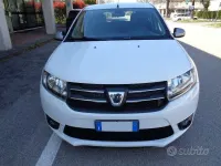 Usata Dacia Sandero Ambiance 75 CV (55 kW) 2016 Bianco pastello Berlina