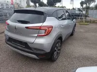 Usata Renault Captur Evolution 101 CV (74 kW) 2023 Grigio SUV