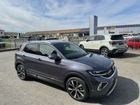 Usado VW T-Cross R-line 116 CV (85 kW) 2024 Plateado SUV