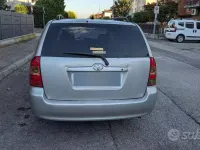 Usata Toyota Corolla 90 CV (66 kW) 2005 Grigio Station wagon