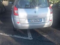 Usata Renault Scénic II Dynamique 106 CV (77 kW) 2008 Argento Monovolume