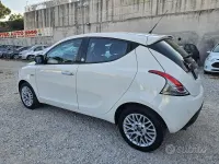 Usata Lancia Ypsilon Gold 50 CV (36 kW) 2015 Bianco Utilitaria
