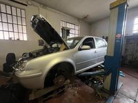 Usata VW Golf IV 104 CV (76 kW) 2001 Argento Berlina