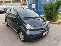 Usata Toyota Aygo 68 CV (50 kW) 2005 Grigio Utilitaria