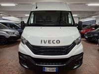 Usata Iveco Daily 136 CV (100 kW) 2022 Bianco pastello Furgone