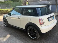 Usata Mini Cooper 75 CV (55 kW) 2009 Beige Utilitaria