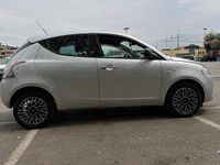 Usata Lancia Ypsilon 95 CV (69 kW) 2017 Grigio Utilitaria