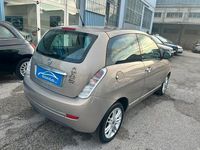 Usata Lancia Ypsilon 69 CV (50 kW) 2011 Oro Utilitaria