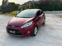 Usata Ford Fiesta 82 CV (60 kW) 2011 Rosso Berlina