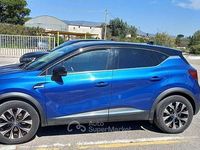 Usata Renault Captur Techno 92 CV (67 kW) 2023 Blu iron SUV