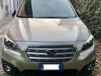 Usata Subaru Outback Trend 150 CV (110 kW) 2015 Oro SUV