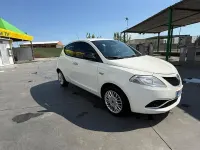 Usata Lancia Ypsilon 95 CV (69 kW) 2016 Bianco Utilitaria