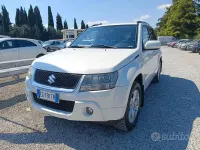 Usata Suzuki Grand Vitara 129 CV (94 kW) 2010 Bianco SUV