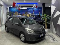 Usata Toyota Yaris Lounge 90 CV (66 kW) 2012 Grigio Utilitaria