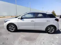 Usata Hyundai i20 75 CV (55 kW) 2019 Argento metallizzato Utilitaria