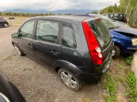 Begagnad Ford Fiesta Ghia 68 HK (50 kW) 2008 Grå Halvkombi