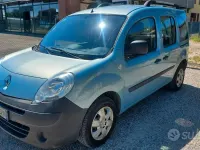 Usata Renault Kangoo 106 CV (77 kW) 2008 Blu Monovolume