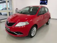 Usata Lancia Ypsilon Silver 69 CV (50 kW) 2016 Rosso Utilitaria