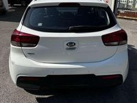 Usata Kia Rio 84 CV (61 kW) 2019 Bianco Berlina