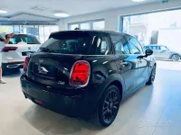 Usata Mini ONE 75 CV (55 kW) 2021 Nero Utilitaria
