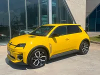 Usata Renault 5 E-Tech Urban 77 kW (106 CV) 2025 Giallo Berlina