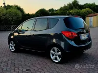 Usata Opel Meriva 101 CV (74 kW) 2011 Grigio Monovolume