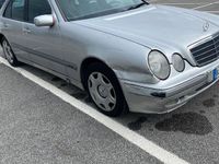Usata Mercedes E320 2001 Grigio Berlina
