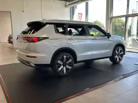 Nuova Mitsubishi Outlander P-HEV Intense 306 CV (225 kW) 2026 Other SUV