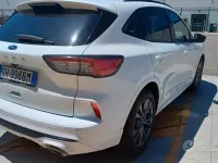 Usata Ford Kuga ST-Line 150 CV (110 kW) 2022 Bianco SUV