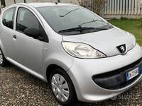 Gebraucht Peugeot 107 Urban Move 68 PS (50 kW) 2008 Grau Kleinwagen