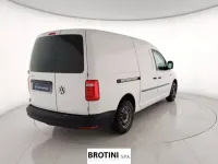 Usata VW Caddy Comfortline 102 CV (75 kW) 2018 Bianco pastello Monovolume