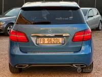 Usata Mercedes B180 Sport Edition 109 CV (80 kW) 2015 Blu Utilitaria
