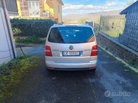 Begagnad VW Touran 136 HK (100 kW) 2004 Grå Minibuss