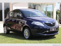 Usado Lancia Ypsilon Silver 69 HP (50 kW) 2016 Azul Citadino