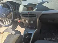 Usata Opel Astra 101 CV (74 kW) 2004 Grigio Berlina