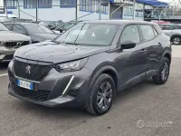 Usata Peugeot 2008 Active 131 CV (96 kW) 2023 Grigio platinium SUV