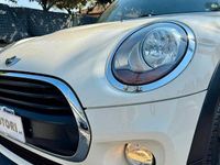 Usata Mini Cooper 75 CV (55 kW) 2017 Beige Utilitaria