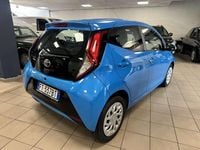 Usata Toyota Aygo Cool 72 CV (52 kW) 2018 Blu/azzurro Utilitaria