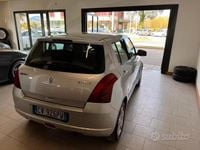 Usata Suzuki Swift GLX 92 CV (67 kW) 2005 Grigio Utilitaria