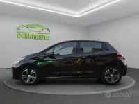 Usata Peugeot 208 85 CV (62 kW) 2015 Nero Utilitaria