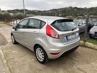 Second-hand Ford Fiesta 75 CP (55 kW) 2015 Argintiu Hatchback