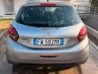 Usata Peugeot 208 83 CV (61 kW) 2019 Utilitaria