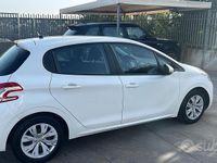 Usata Peugeot 208 68 CV (50 kW) 2015 Bianco Utilitaria