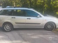Usata Ford Focus 90 CV (66 kW) 2000 Grigio Station wagon