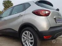 Usado Renault Captur Life 90 CV (66 kW) 2019 Gris SUV