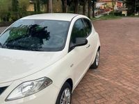 Usata Lancia Ypsilon 60 CV (44 kW) 2016 Bianco Utilitaria