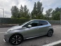Usata Peugeot 208 Active 83 CV (61 kW) 2019 Grigio Utilitaria